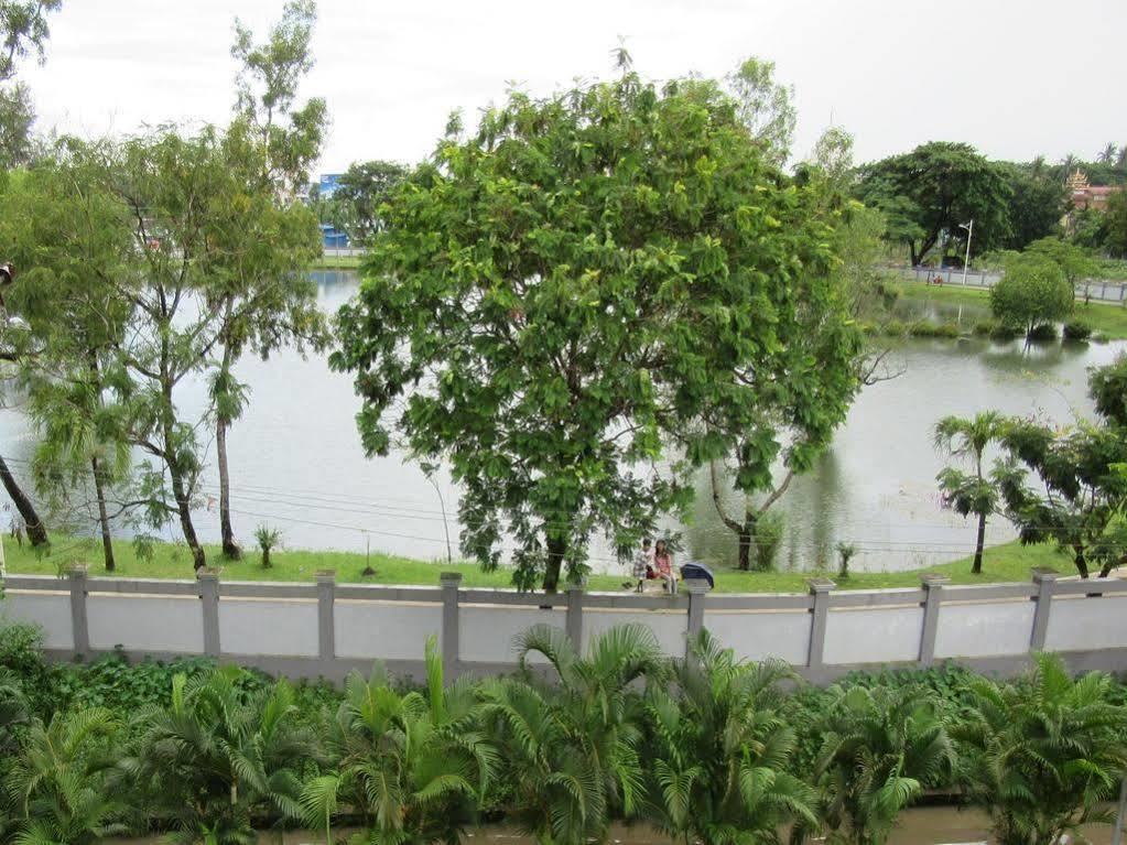 Galaxy Hotel Yangon Exterior photo